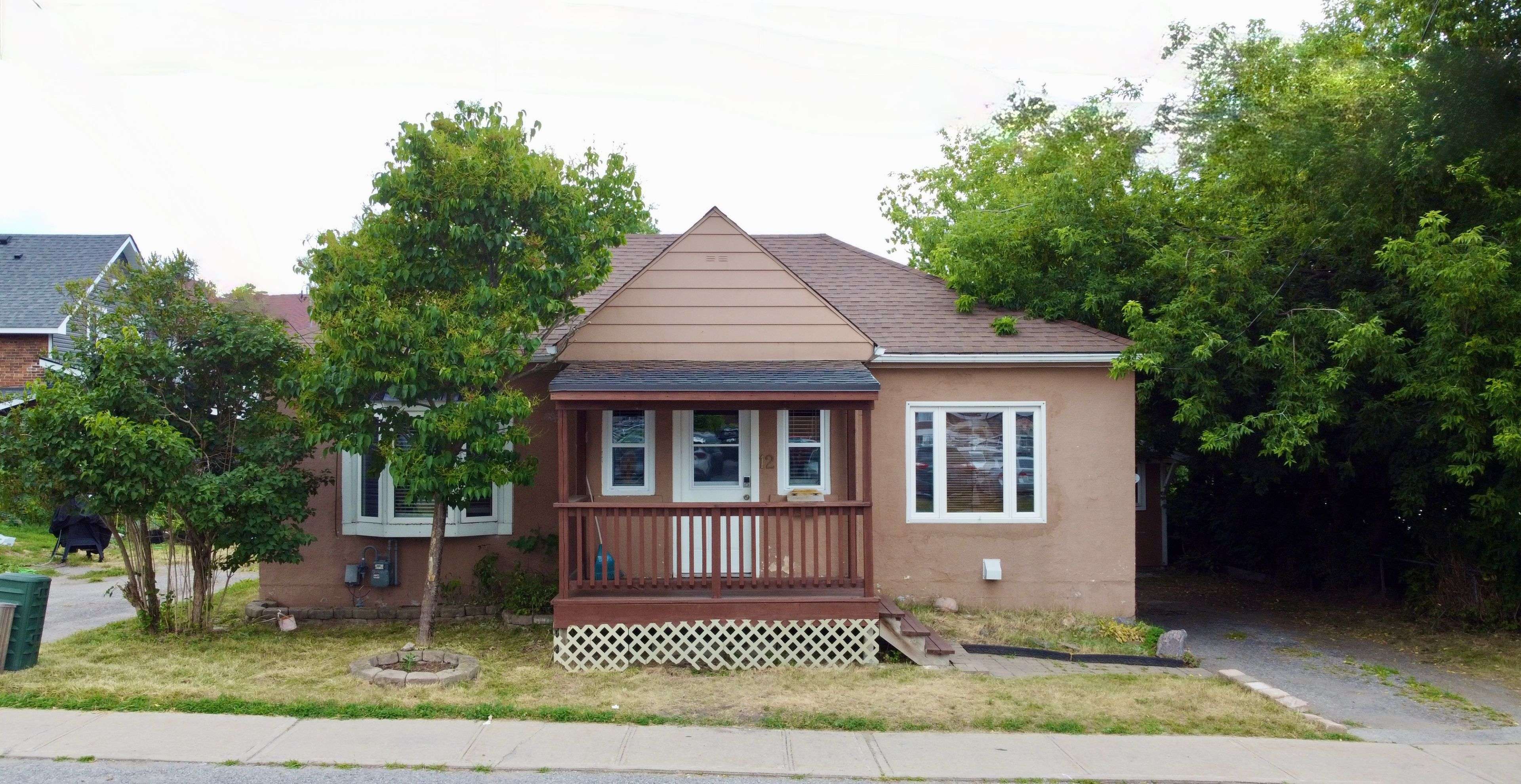 Orillia, ON L3V 5N9,12 Dunlop ST