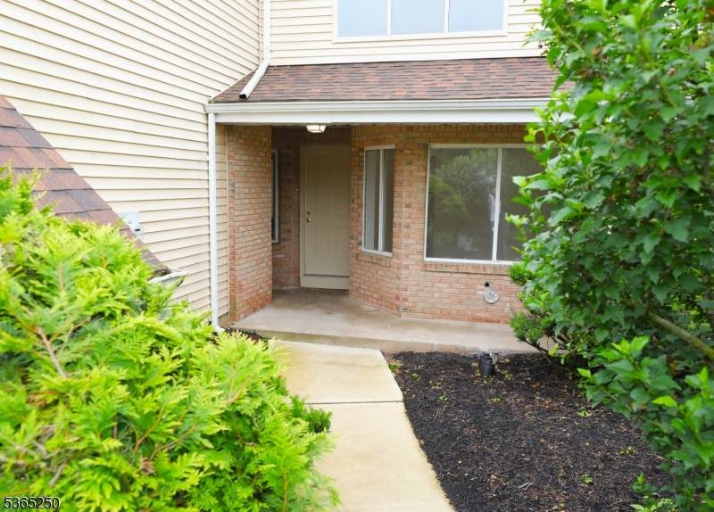 North Brunswick Twp., NJ 08902,117 Nathan Dr #117