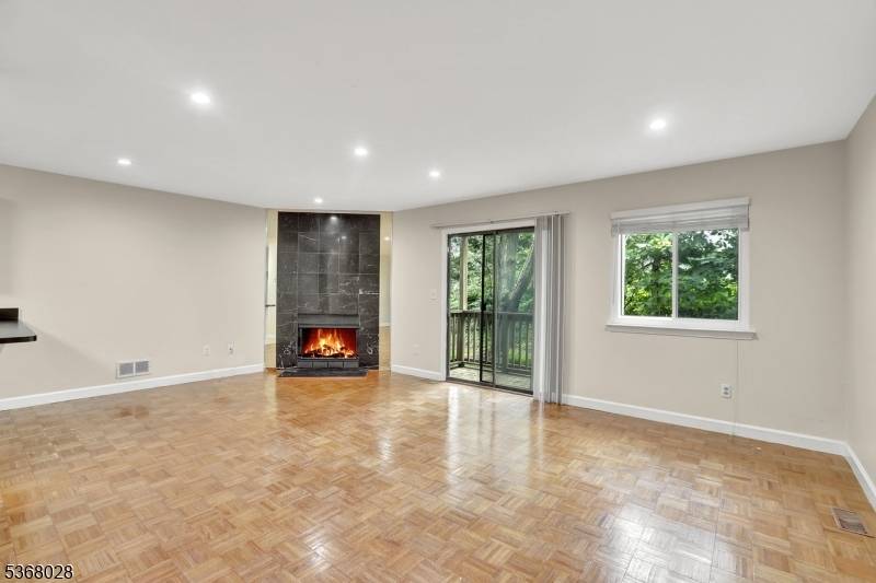 Raritan Twp., NJ 08822,15 Krenkel Ct