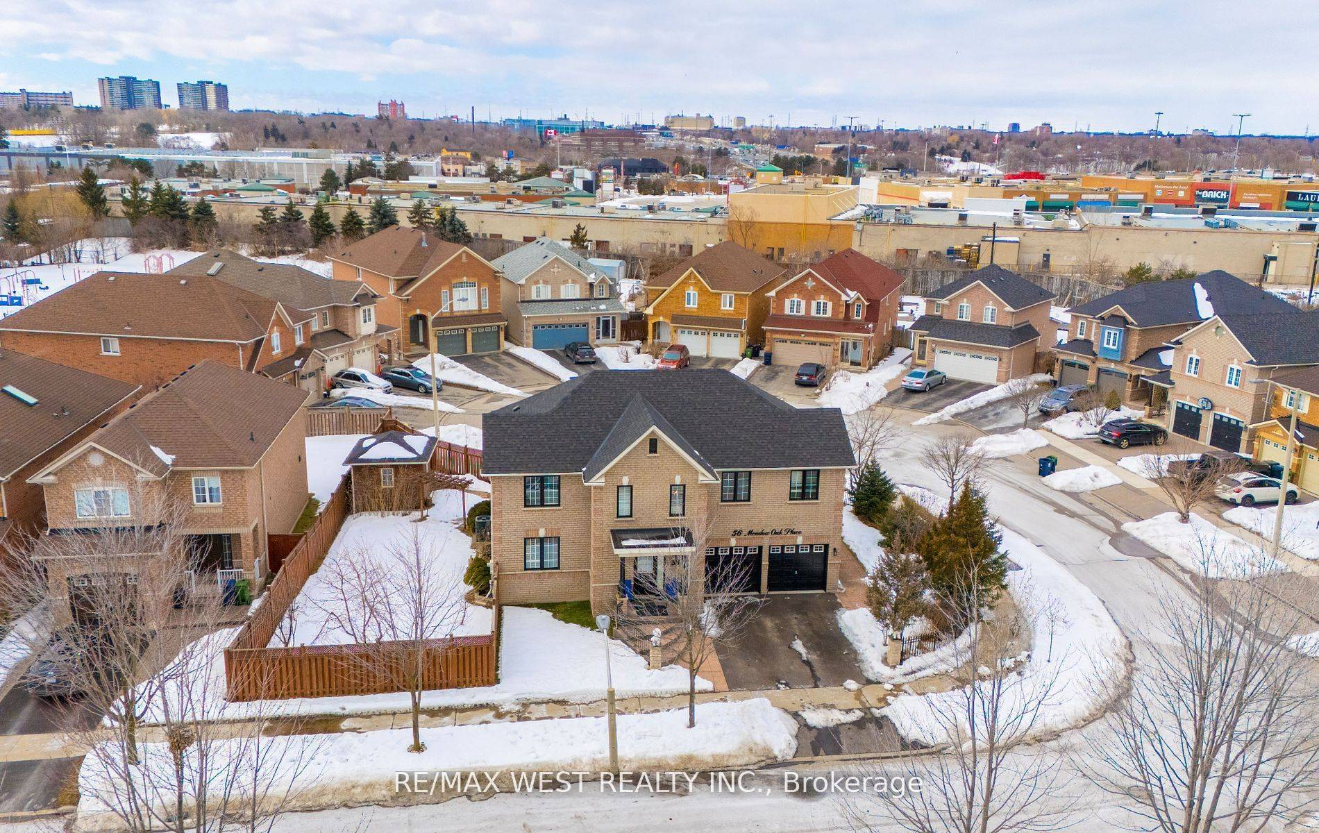 Toronto W04, ON M9N 3Z6,56 Meadow Oak PL