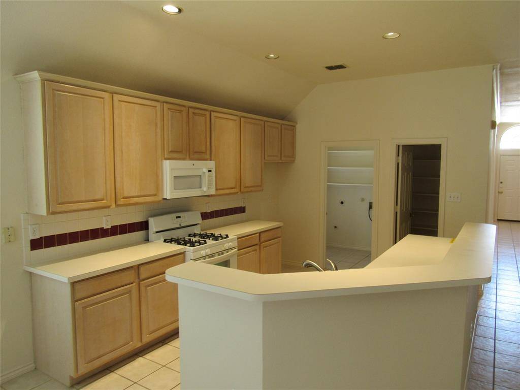 Lewisville, TX 75077,1689 SPARROW Court