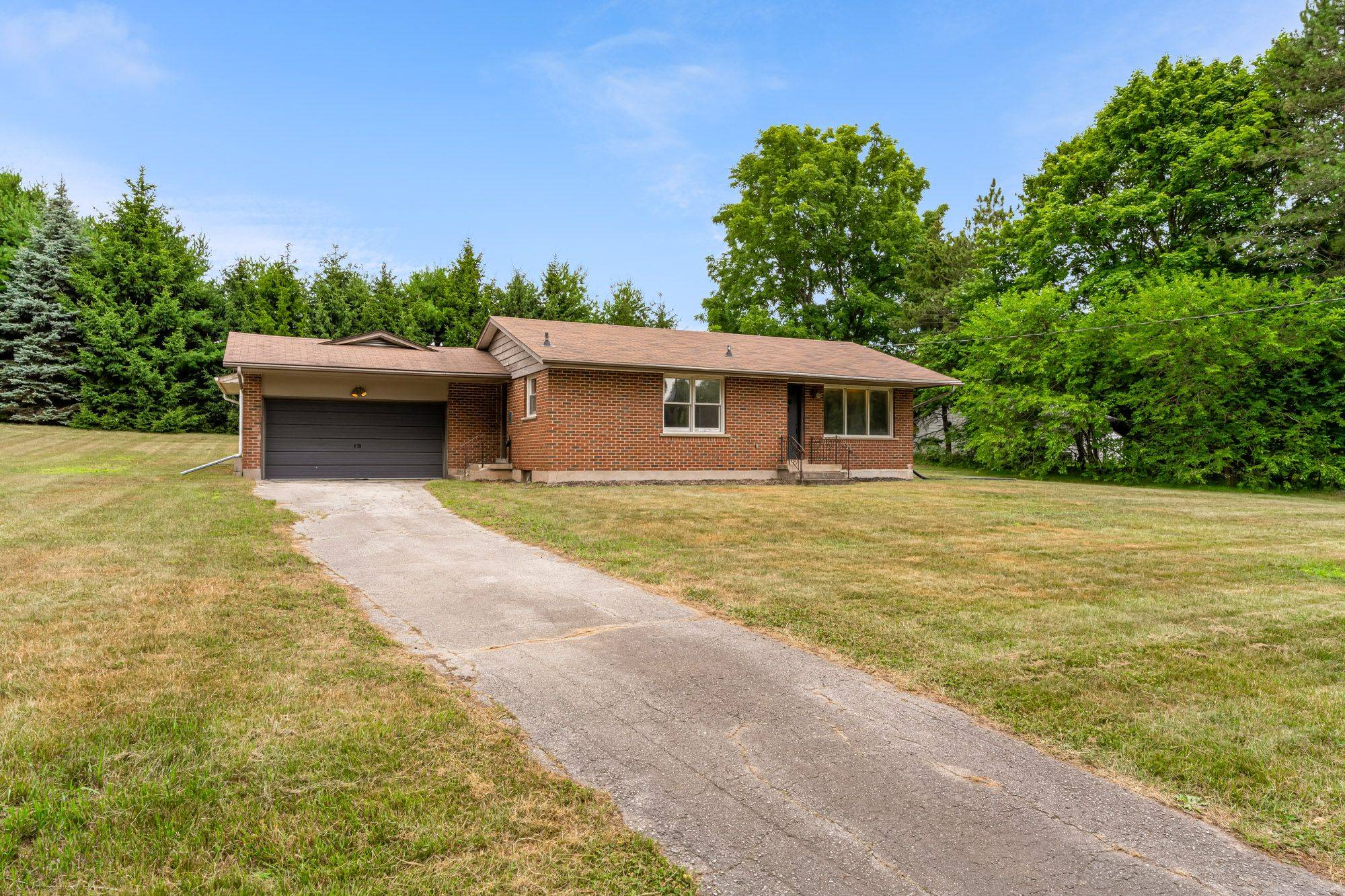 Pelham, ON L0S 1C0,489 Memorial DR