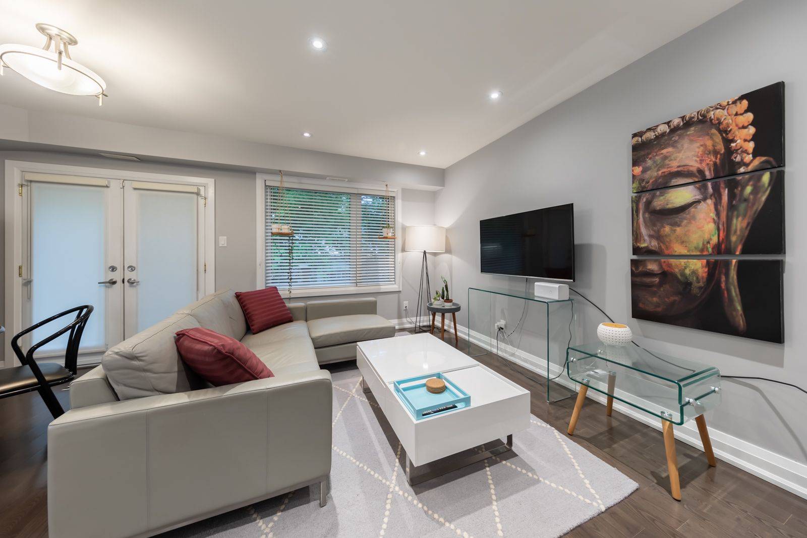 Toronto E02, ON M4E 2H5,475 Woodbine AVE #4