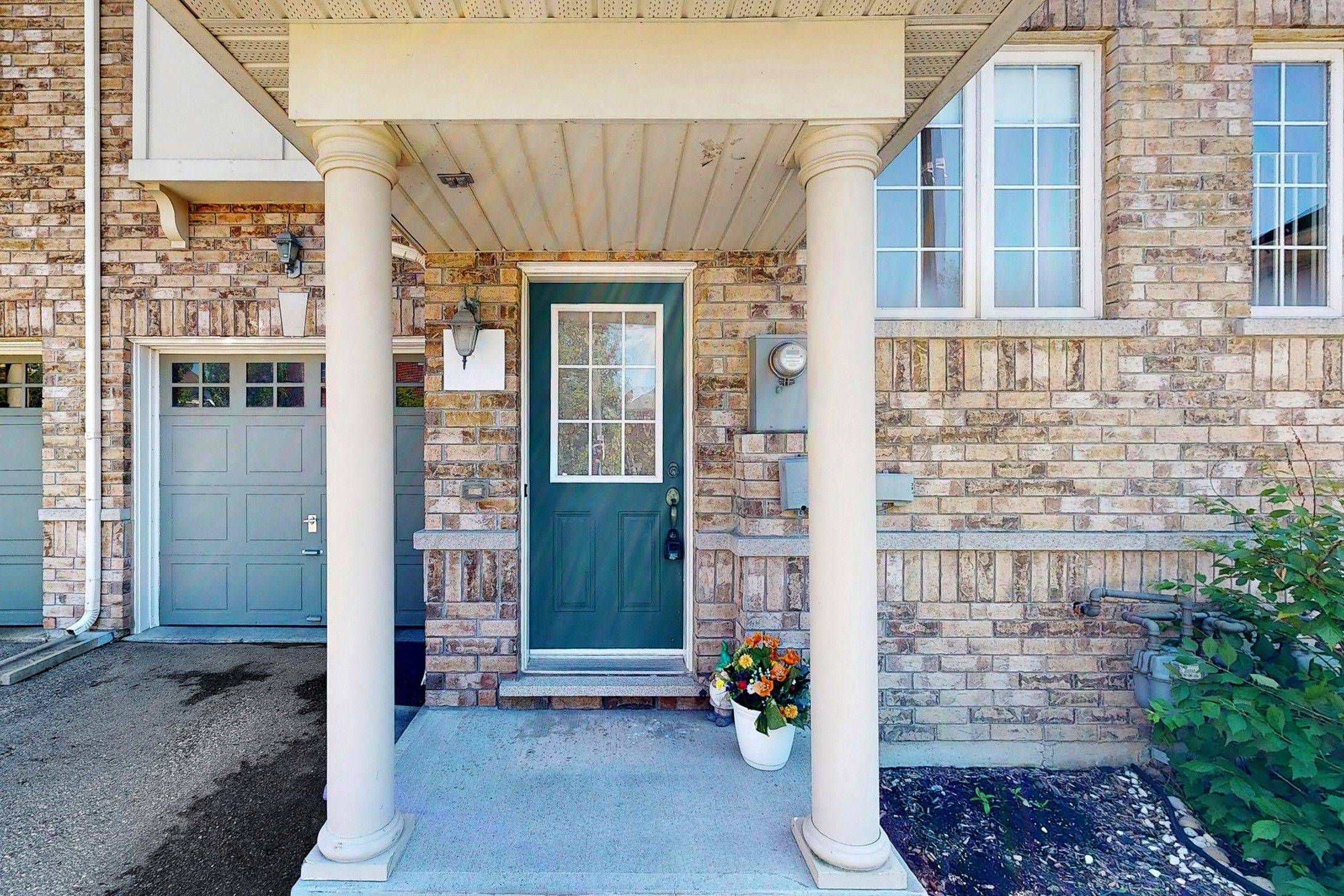 Richmond Hill, ON L4E 4L5,15 Old Colony RD #99