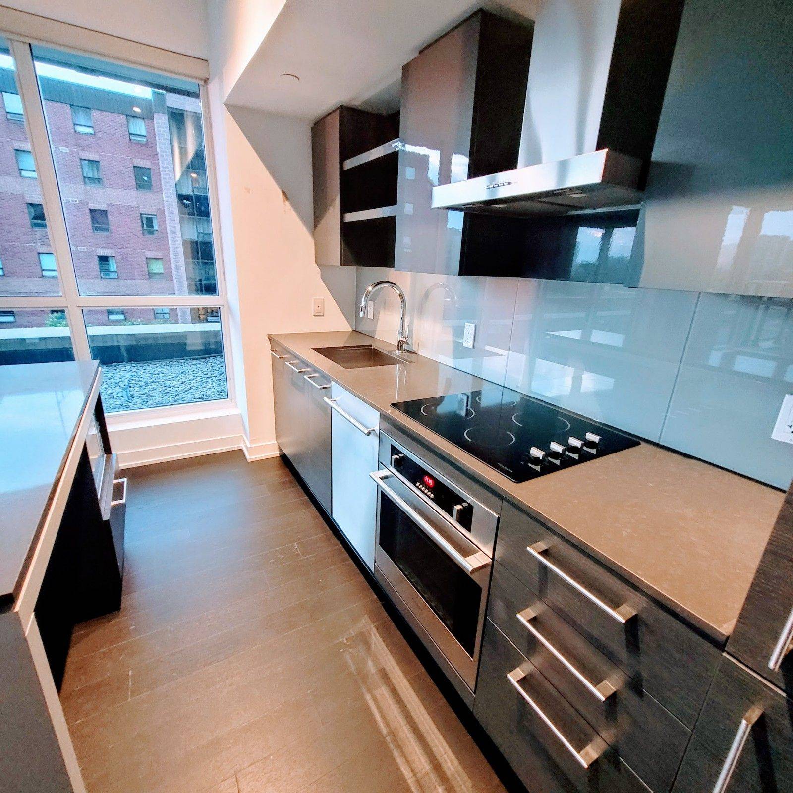 Toronto C01, ON M6K 0B4,1030 King ST W #528