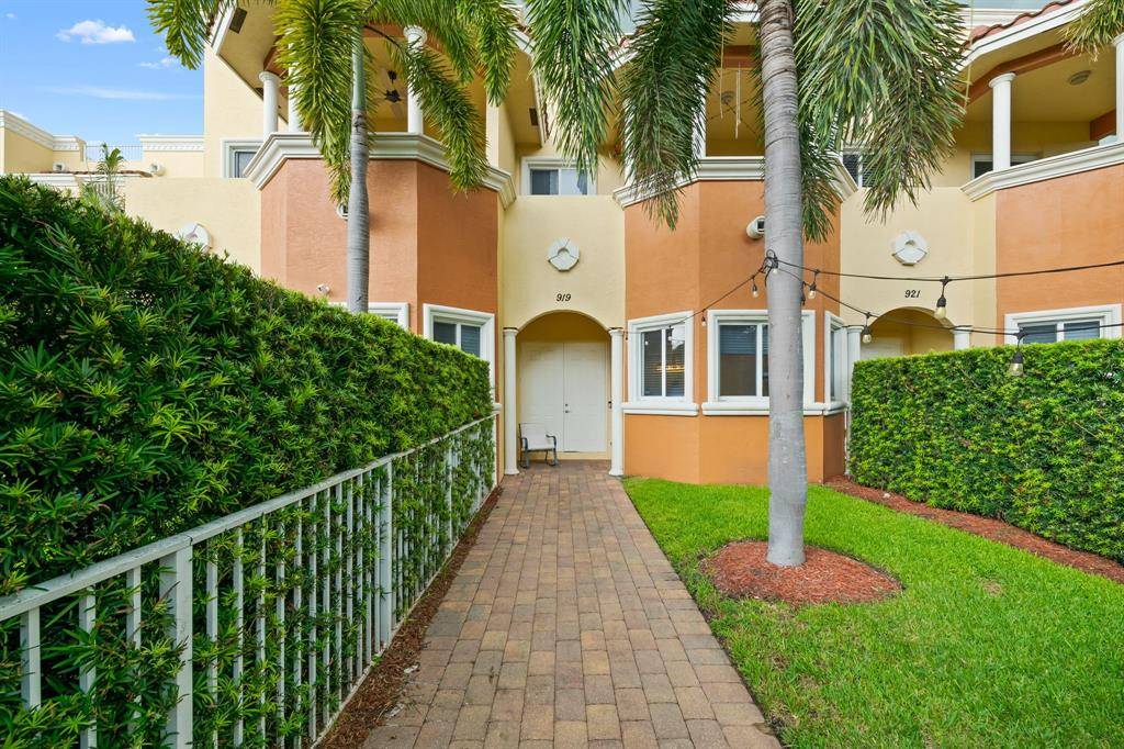 Fort Lauderdale, FL 33304,919 NE 17th Way