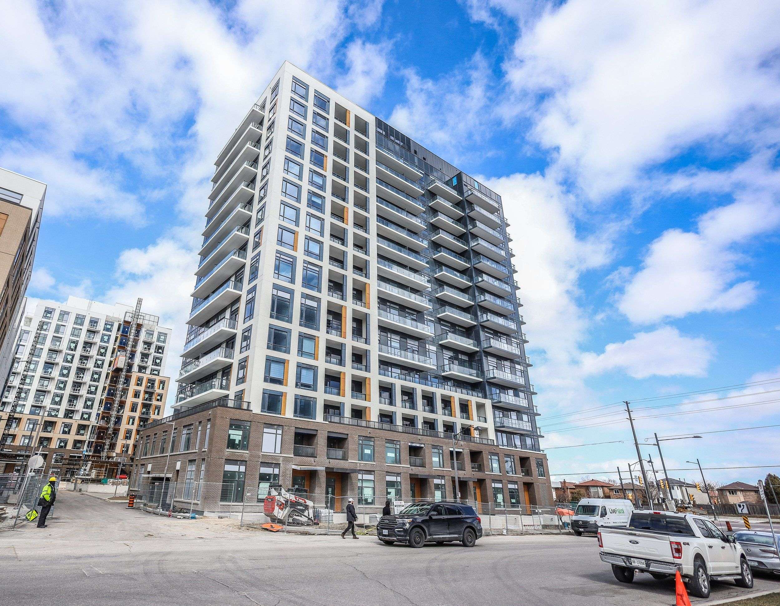 Vaughan, ON L4J 0B8,7950 Bathurst ST #523