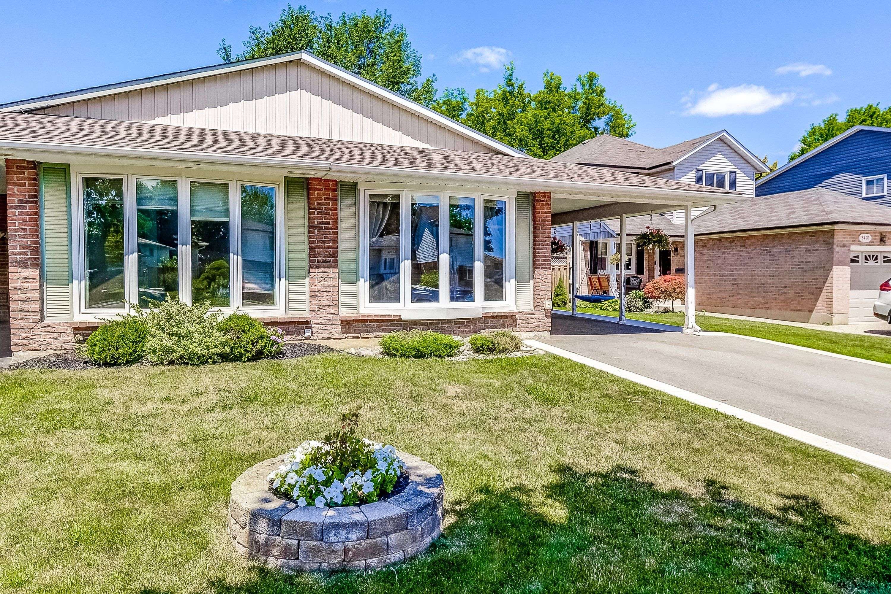 Burlington, ON L7P 4B6,2429 Overton DR