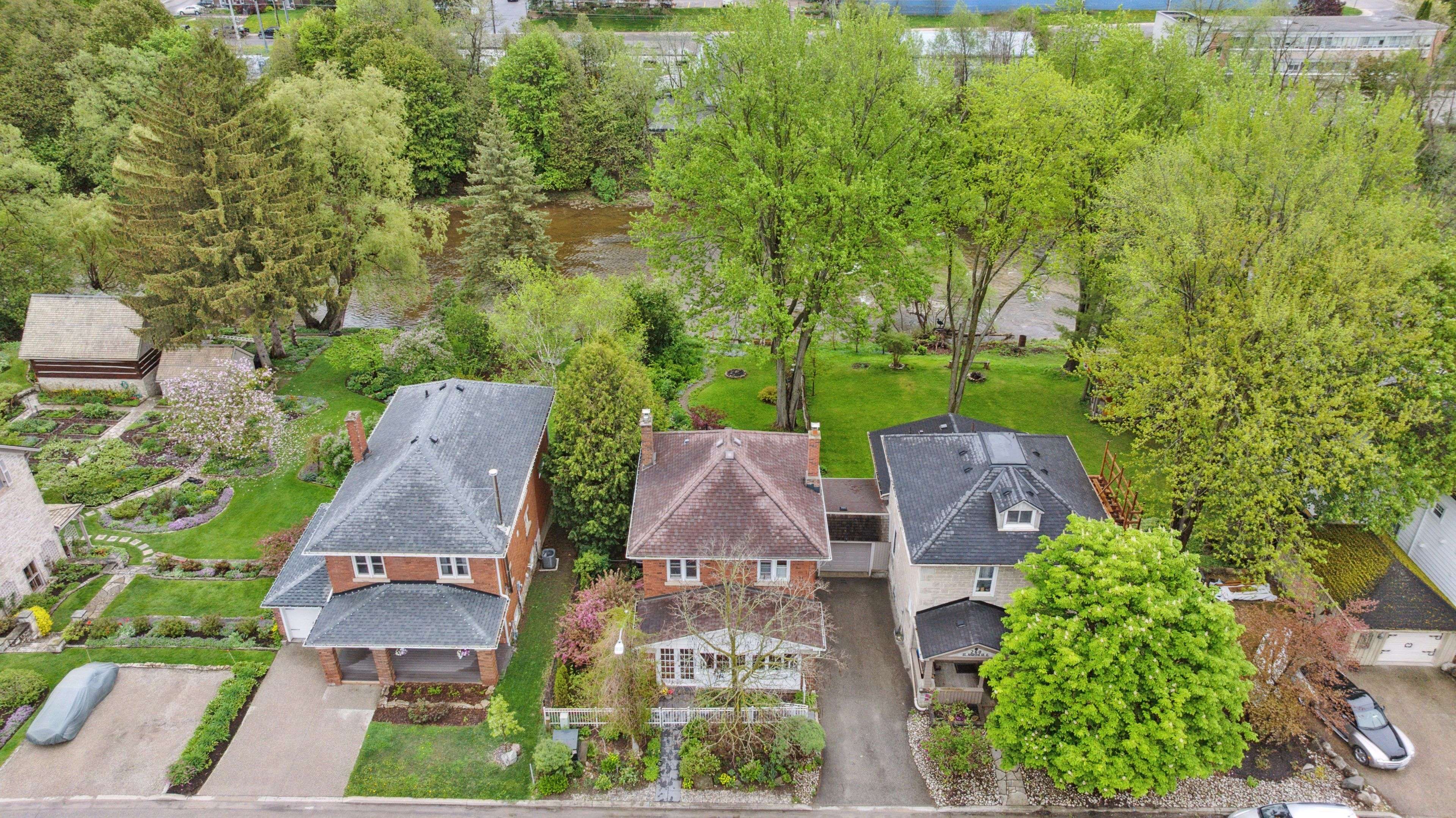 Centre Wellington, ON N1M 1R1,270 St Andrew ST E