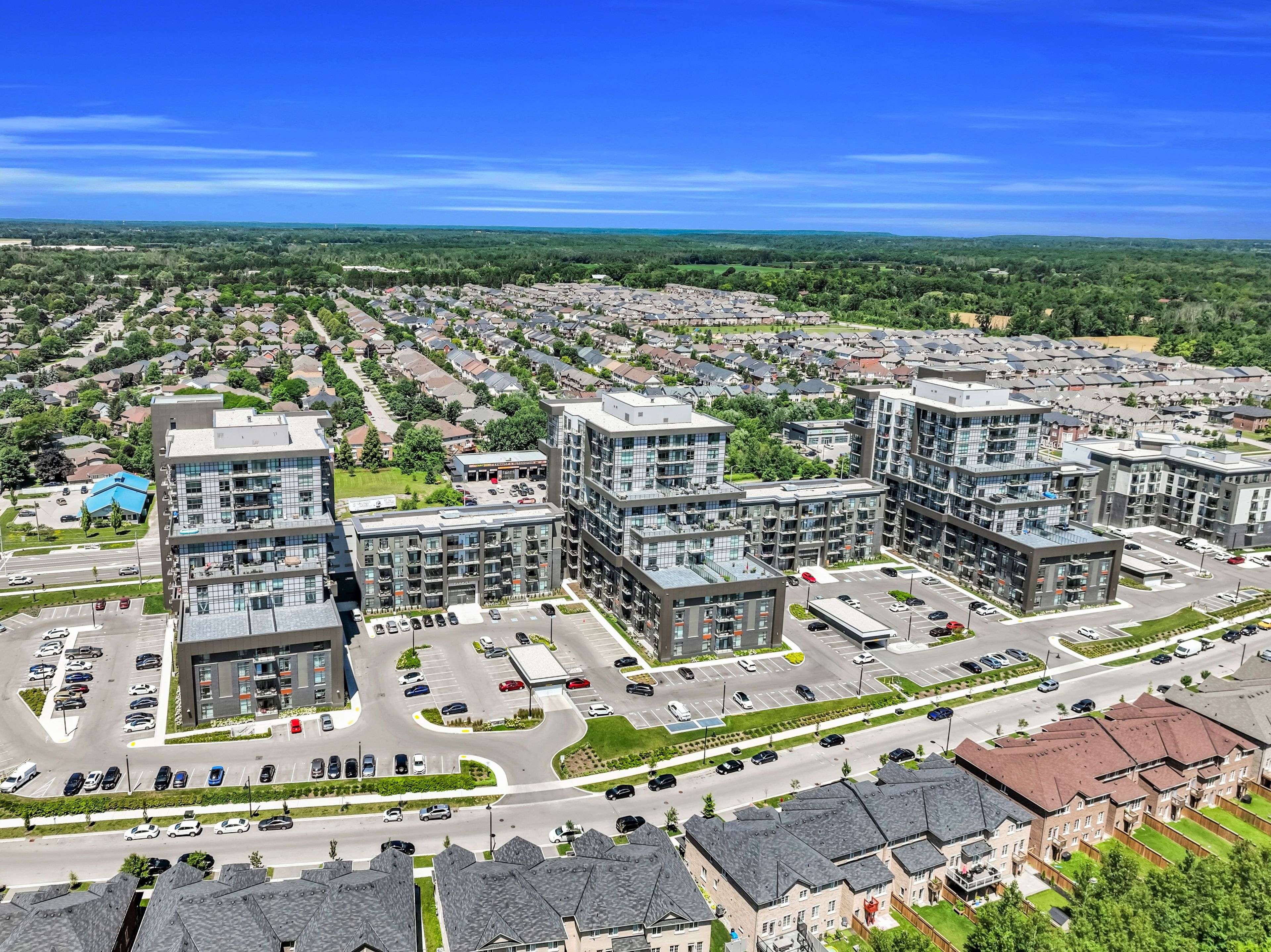 Hamilton, ON L8B 2A5,460 DUNDAS ST E #402