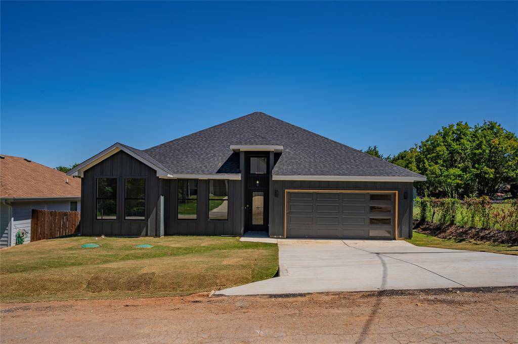 Granbury, TX 76048,2213 Navasota Street