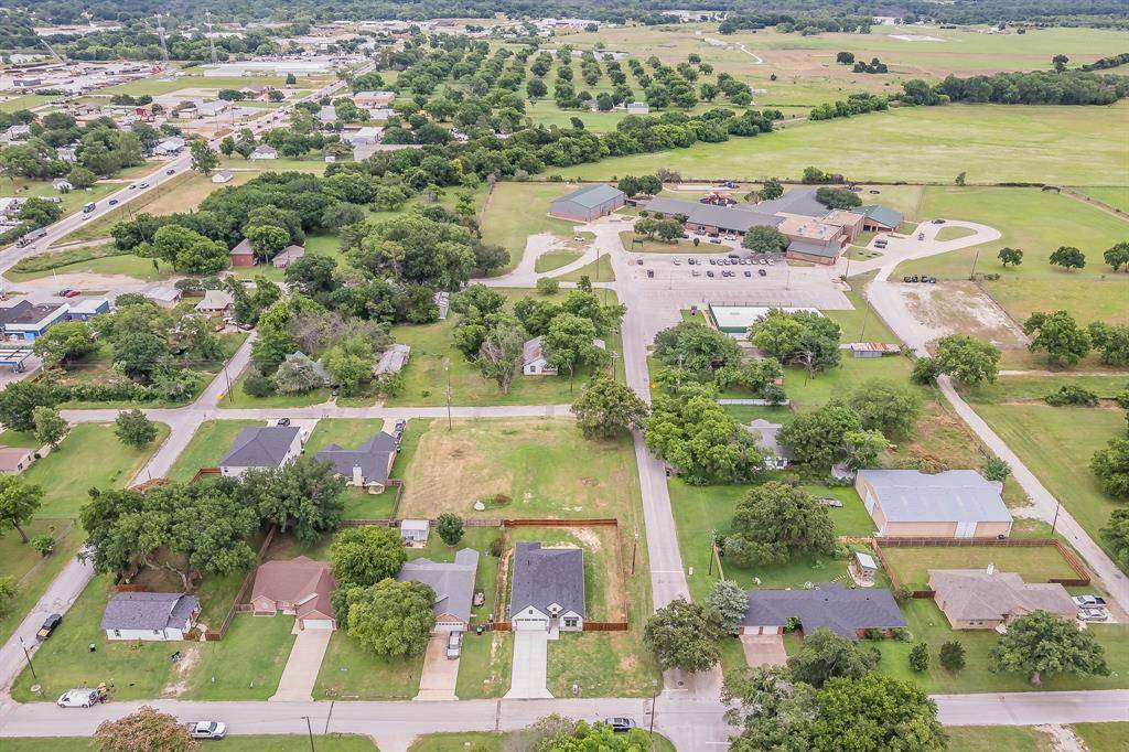 Boyd, TX 76023,213 S Hitt Street