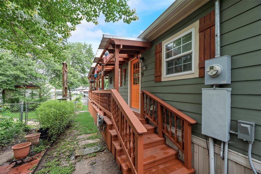 Murchison, TX 75778,200 Dogwood Trail
