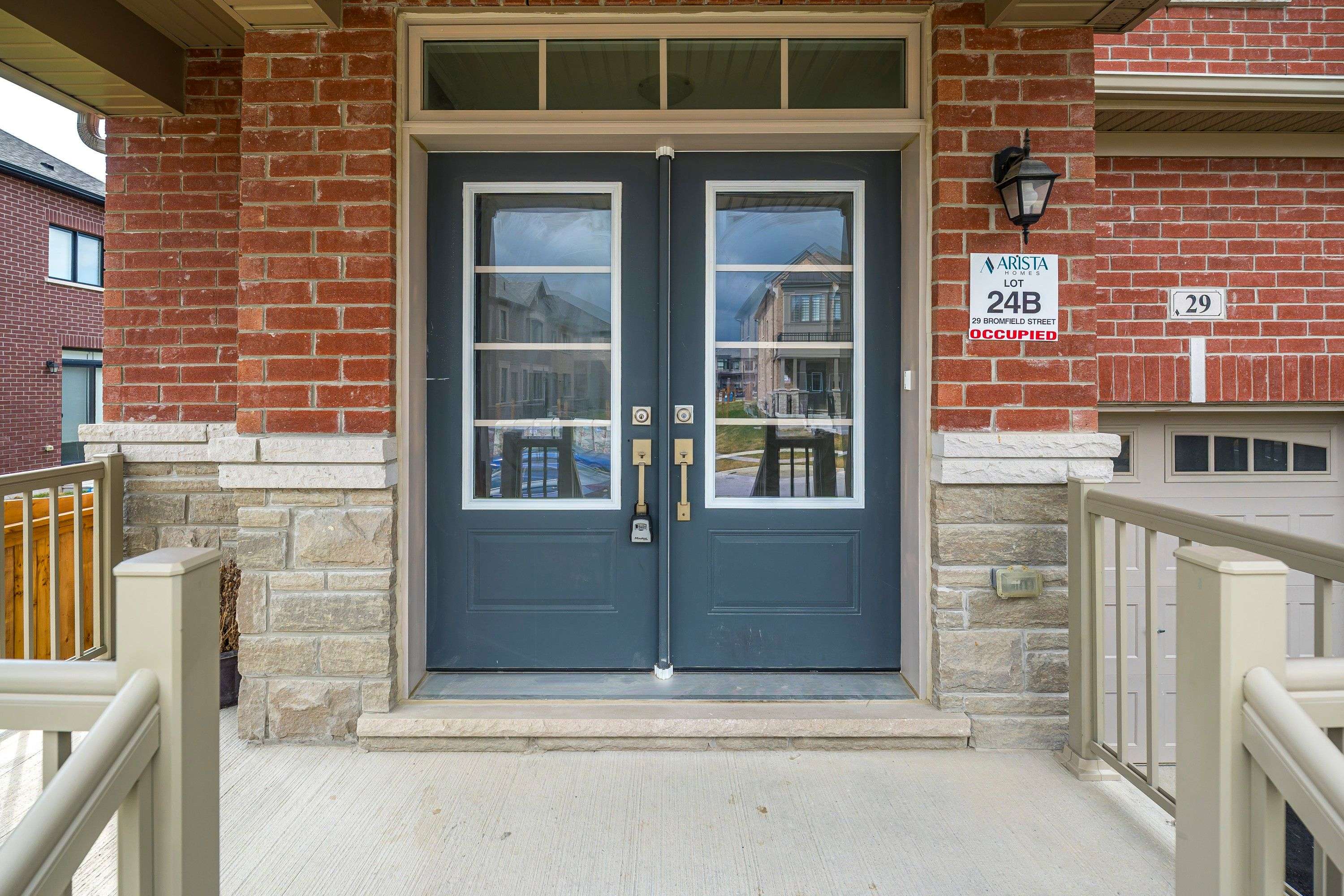 Whitby, ON L1P 0P8,29 Bromfield ST