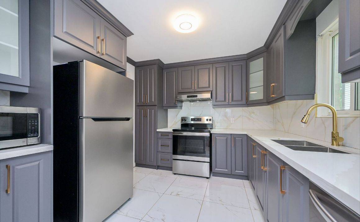 New Tecumseth, ON L9R 1K2,99 Boyne CRES