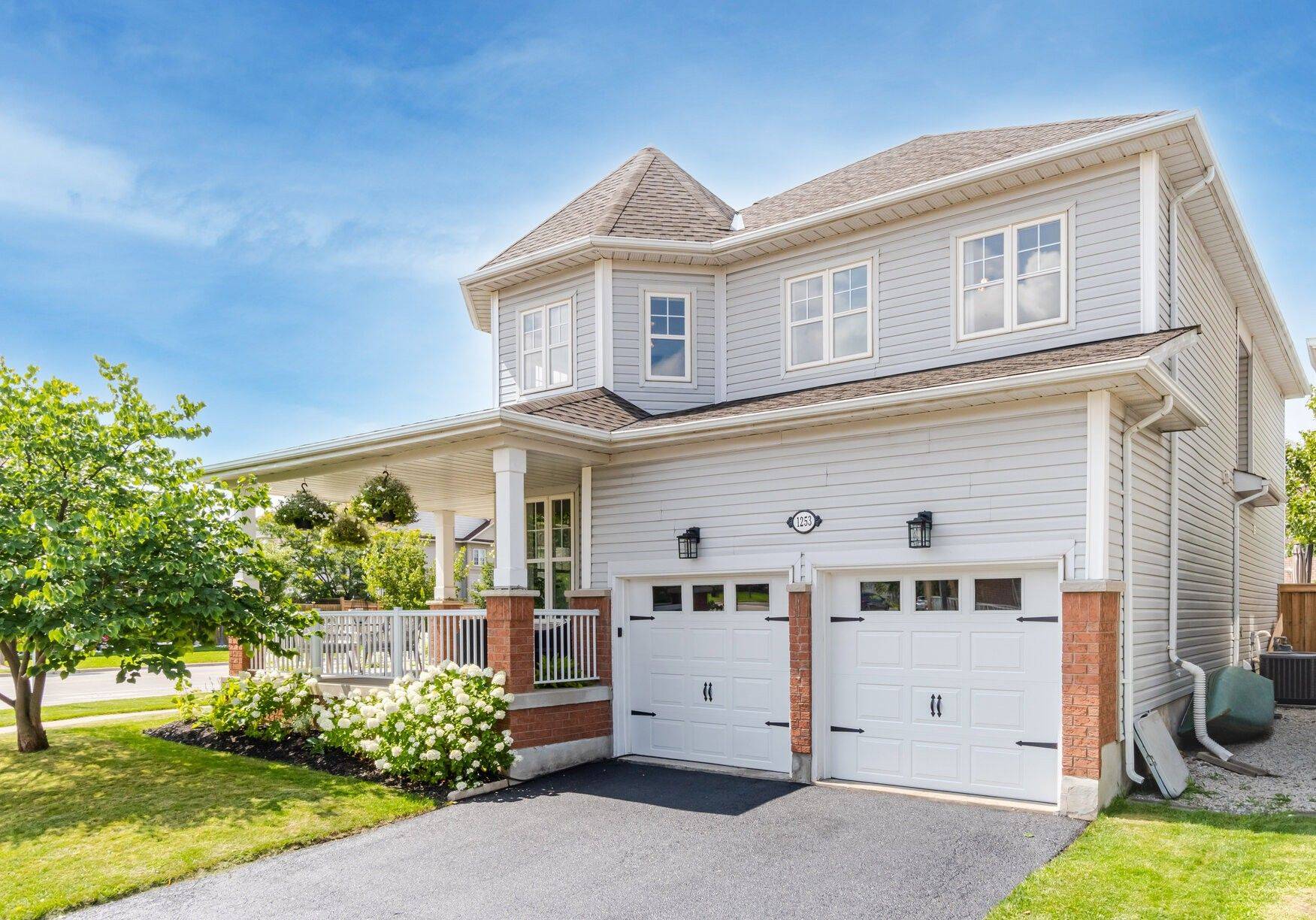 Milton, ON L9T 6E6,1253 Roper DR