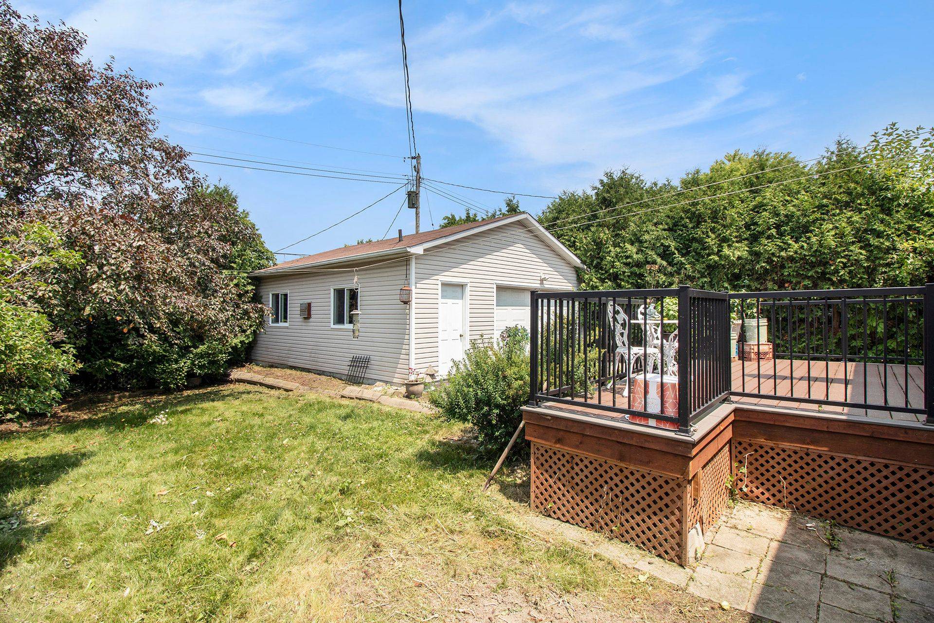 Orleans - Cumberland And Area, ON K1E 1L7,303 Gleneagles AVE