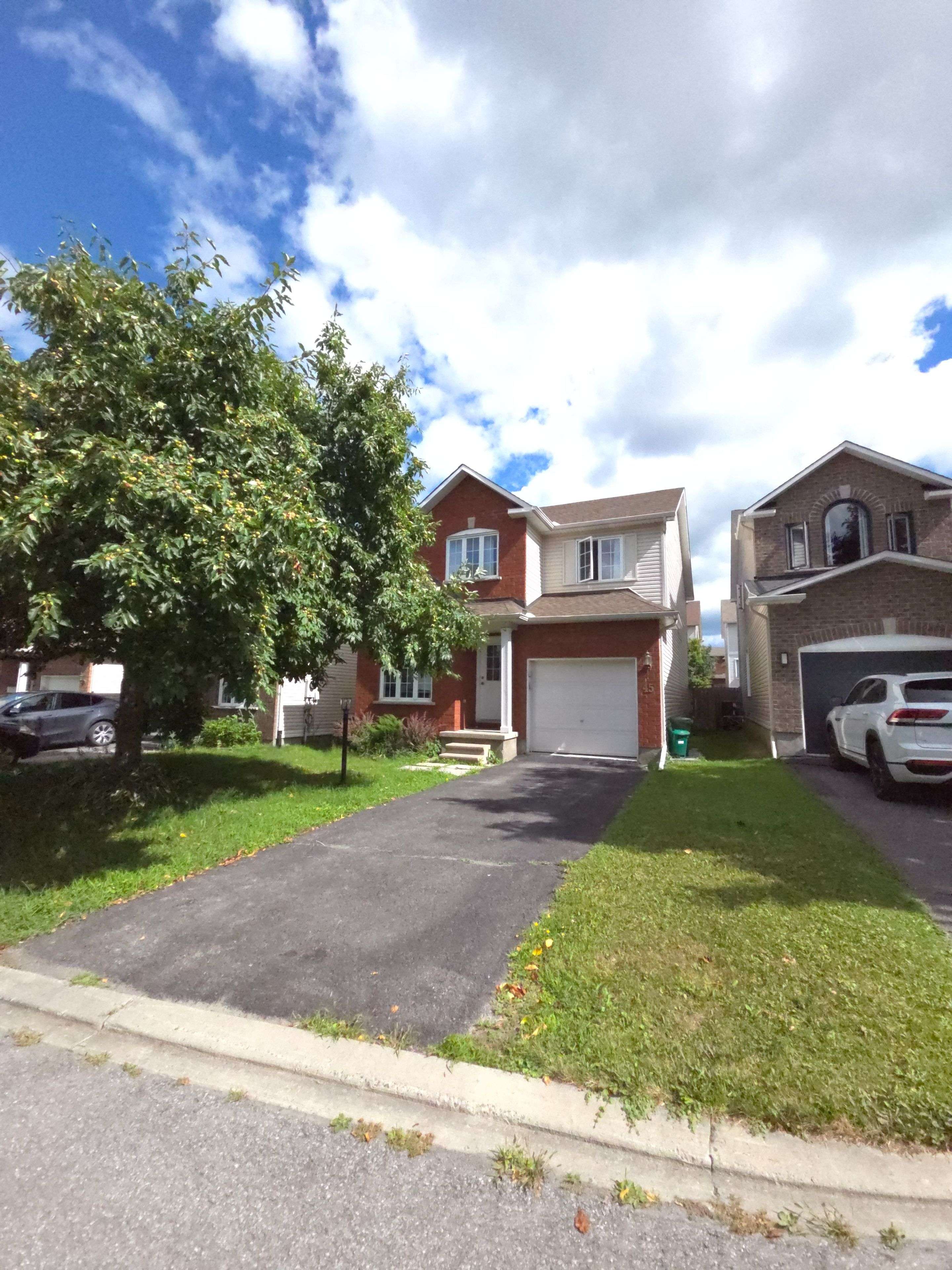 Barrhaven, ON K2J 4Z5,45 Rodeo DR N