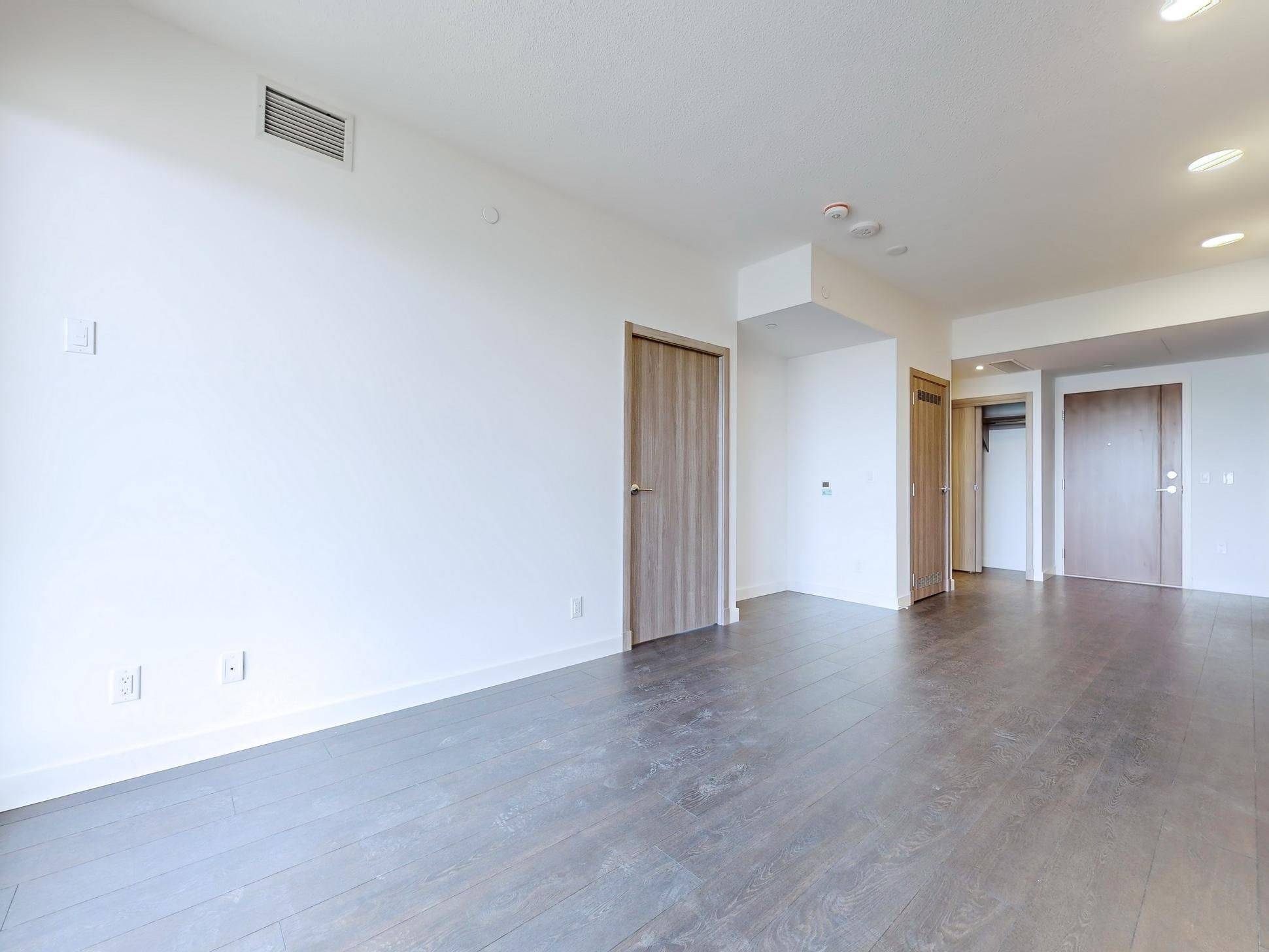 Toronto C15, ON M2K 0J1,25 McMahon DR W #1805