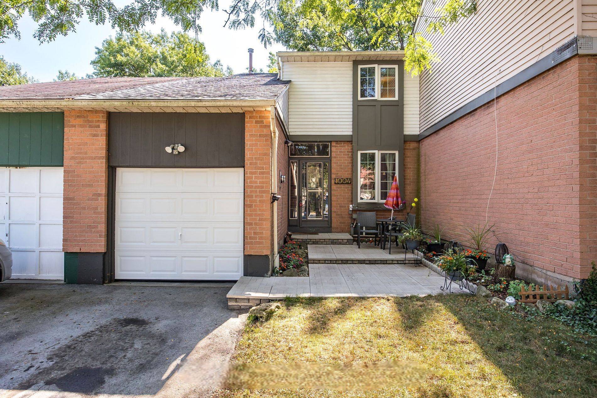 Oakville, ON L6H 3H8,1004 Elizabeth PL