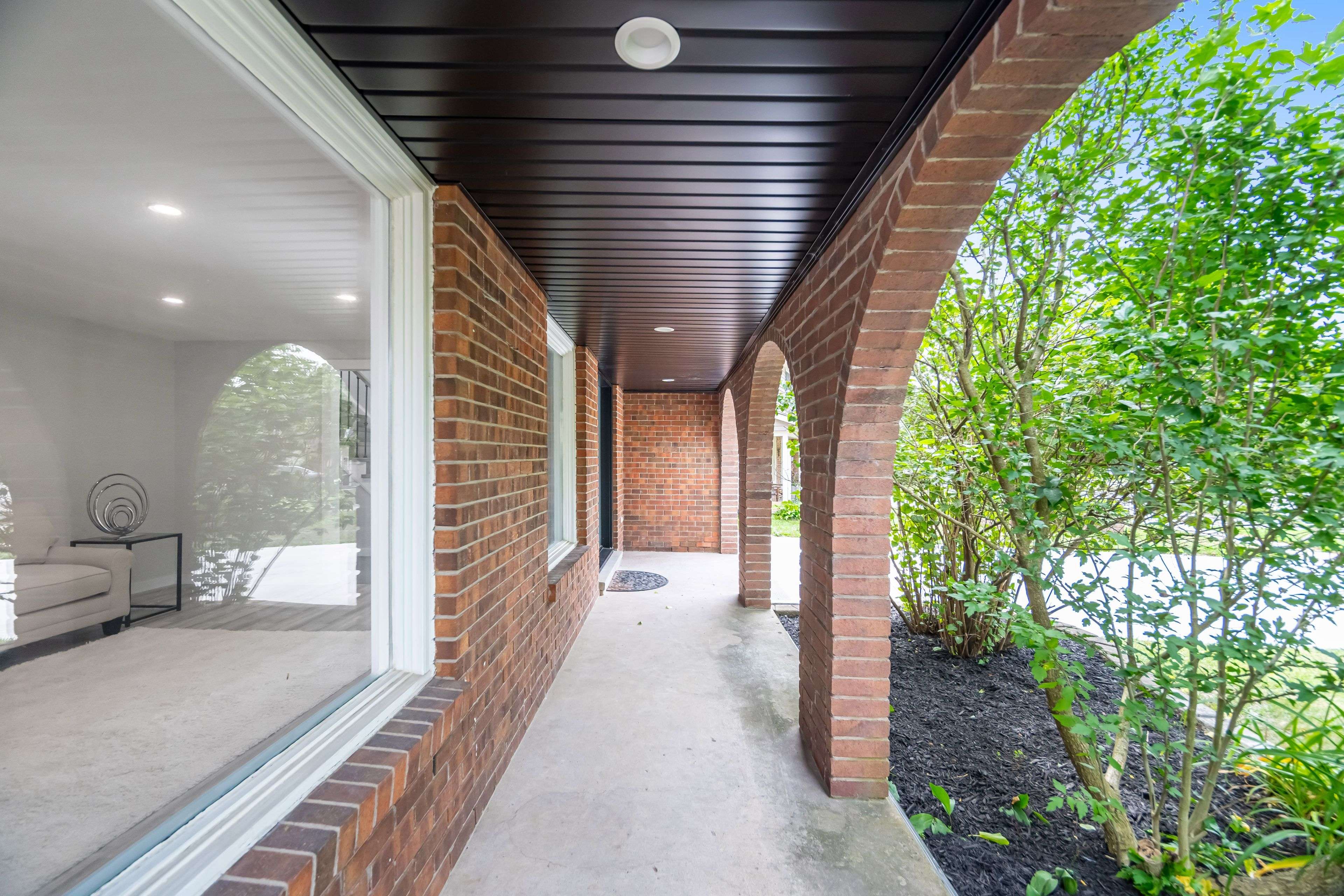 Kitchener, ON N2E 1V9,20 Roseneath CRES