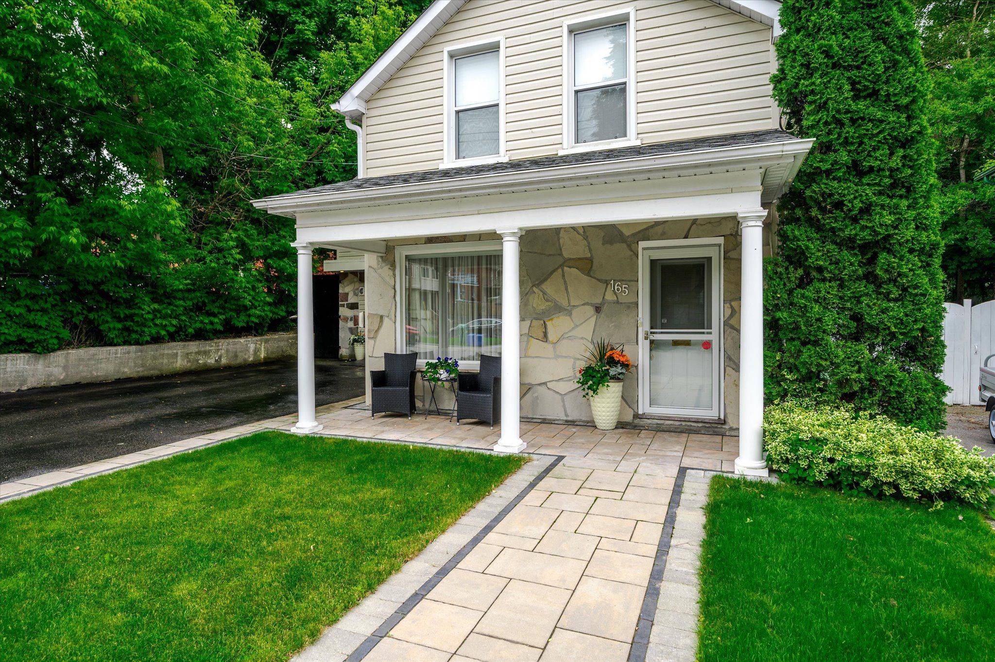 Peterborough, ON K9H 3E3,165 Edinburgh ST