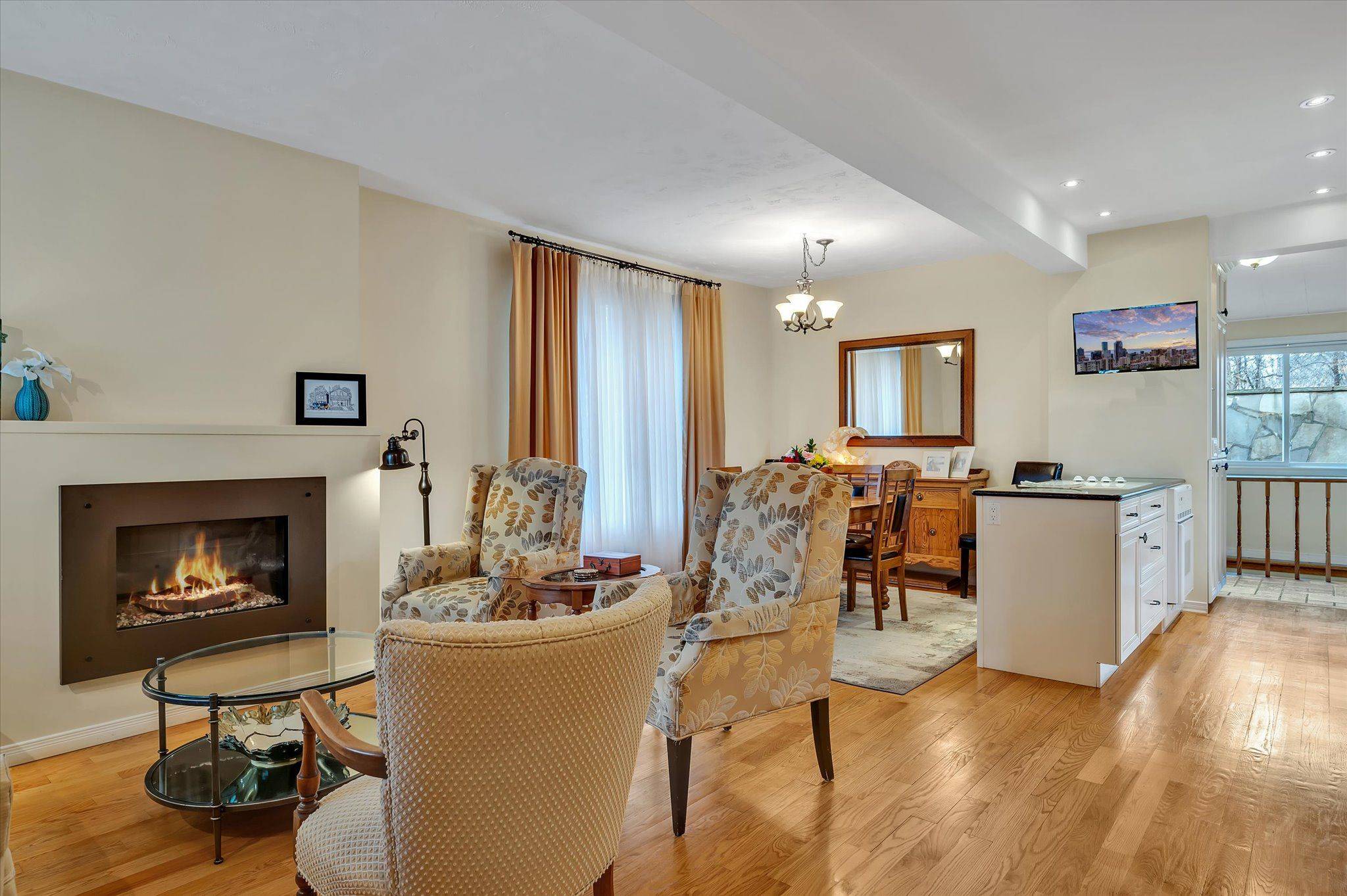 Peterborough, ON K9H 3E3,165 Edinburgh ST