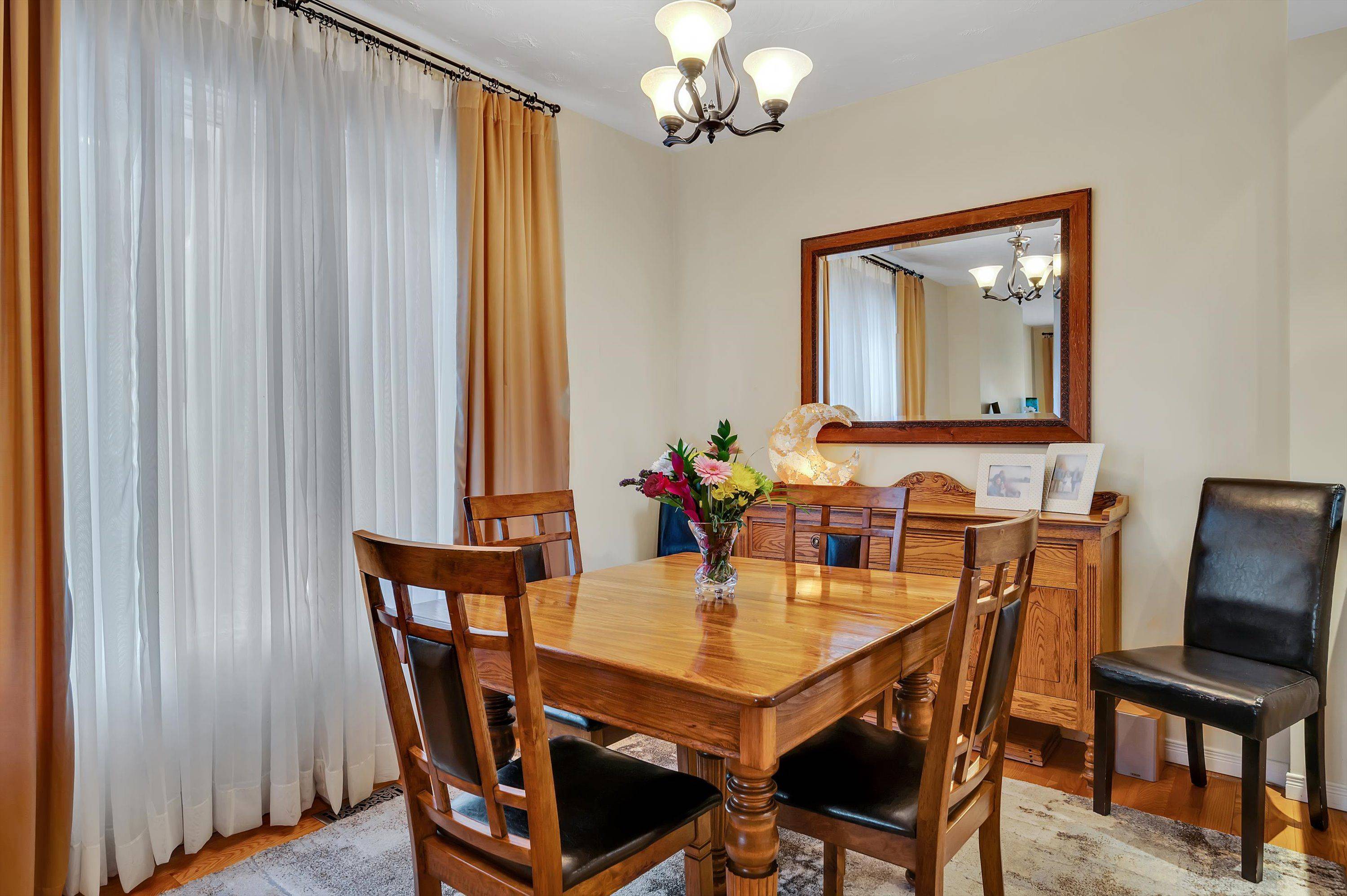 Peterborough, ON K9H 3E3,165 Edinburgh ST