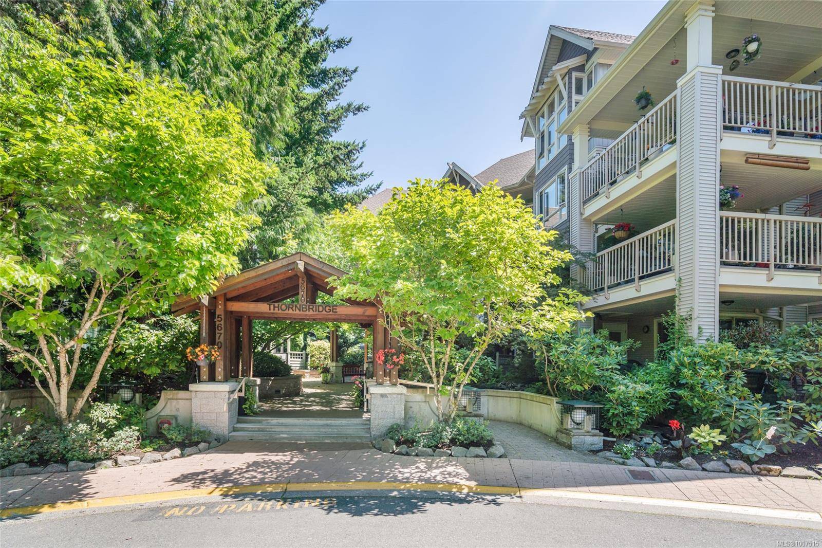 Nanaimo, BC V9T 6K1,5670 Edgewater Lane #317