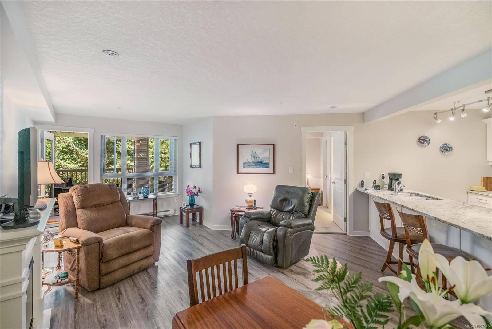 Nanaimo, BC V9T 6K1,5670 Edgewater Lane #317