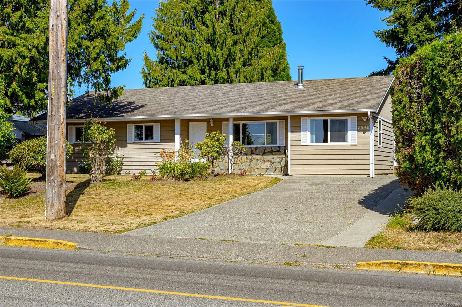 Central Saanich, BC V8M 1T2,7840 Wallace Dr