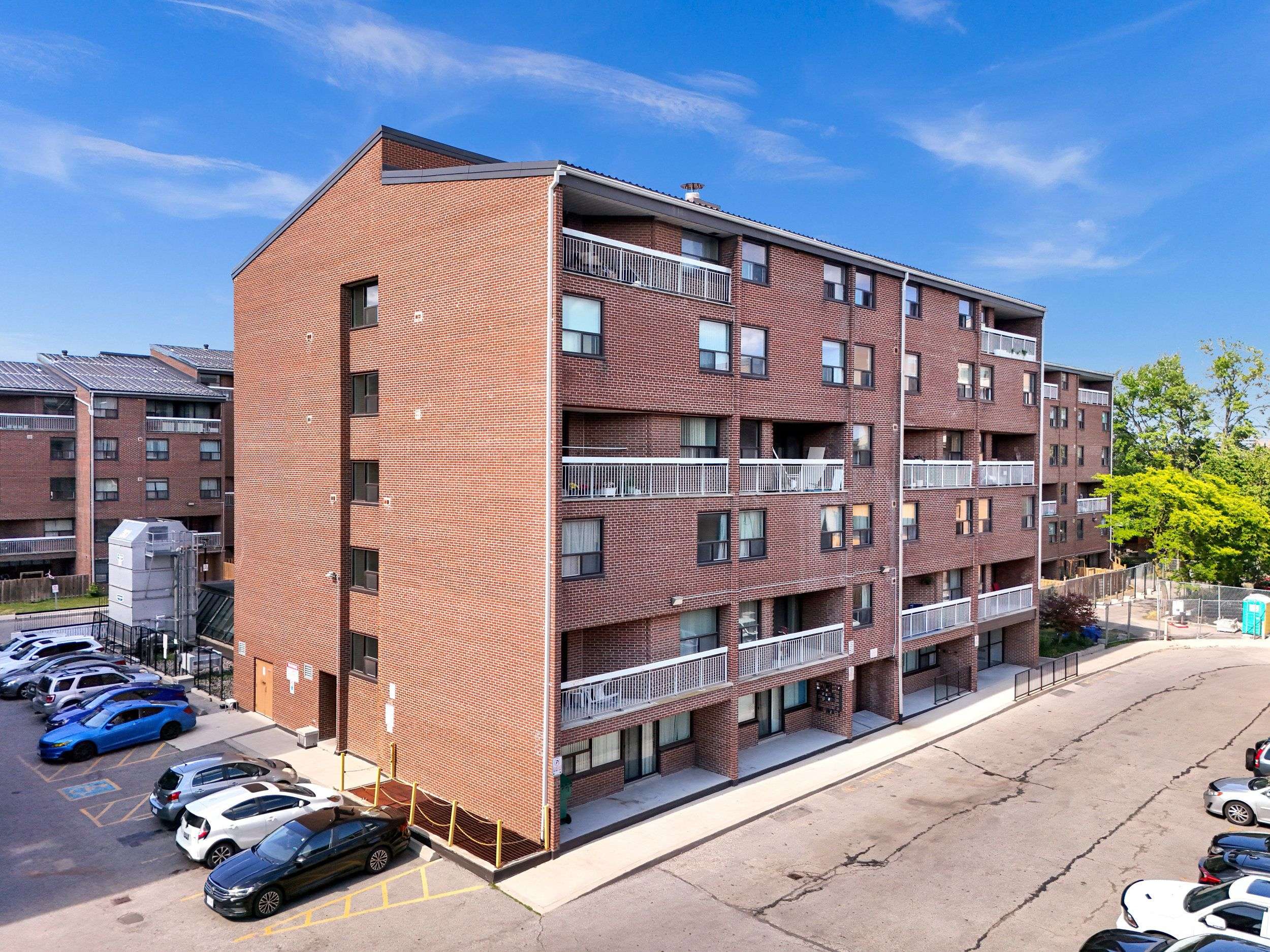 Toronto E10, ON M1E 4V5,4062 Lawrence AVE E #204