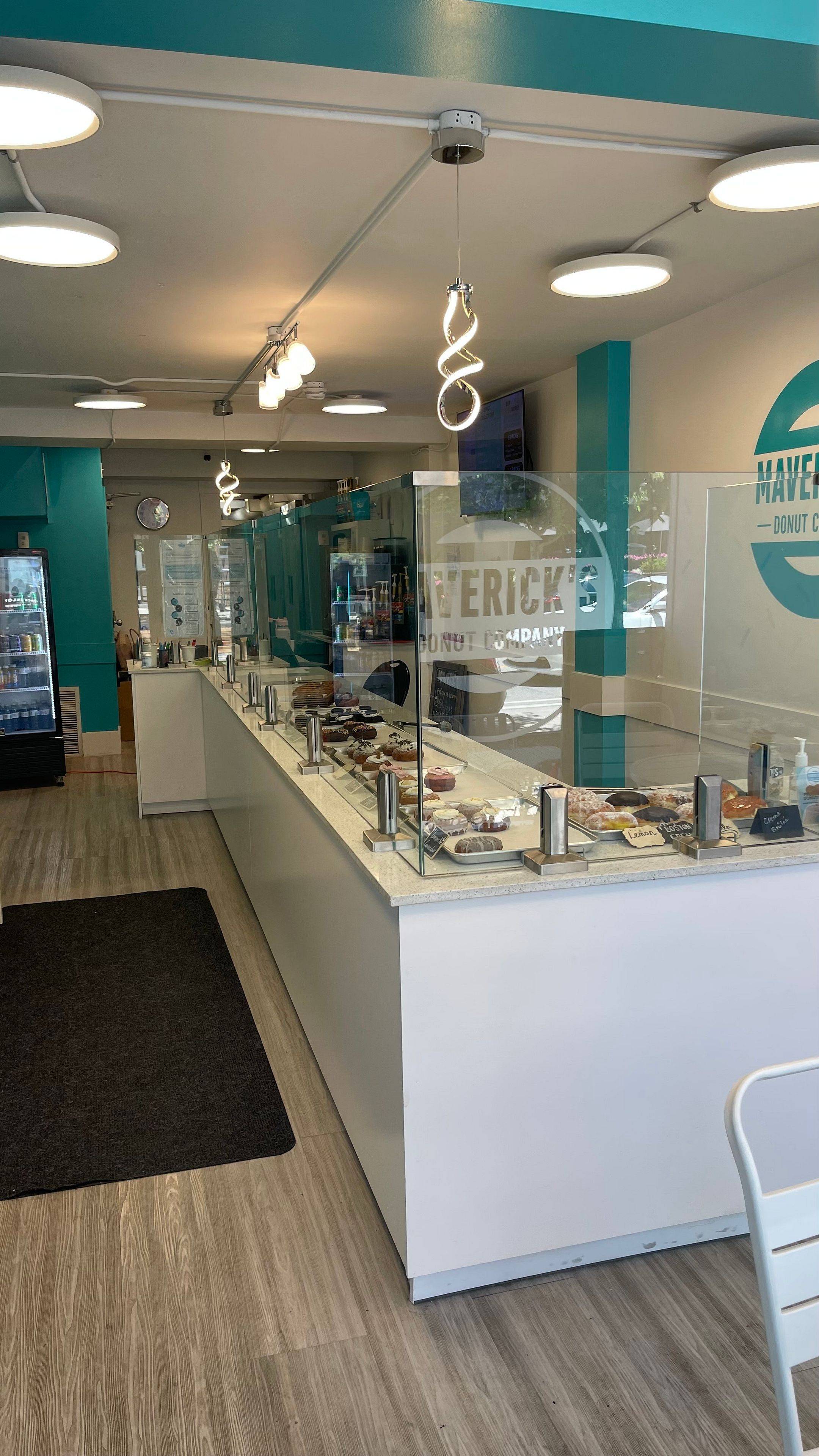 Oakville, ON L6J 1H3,152 Lakeshore RD E
