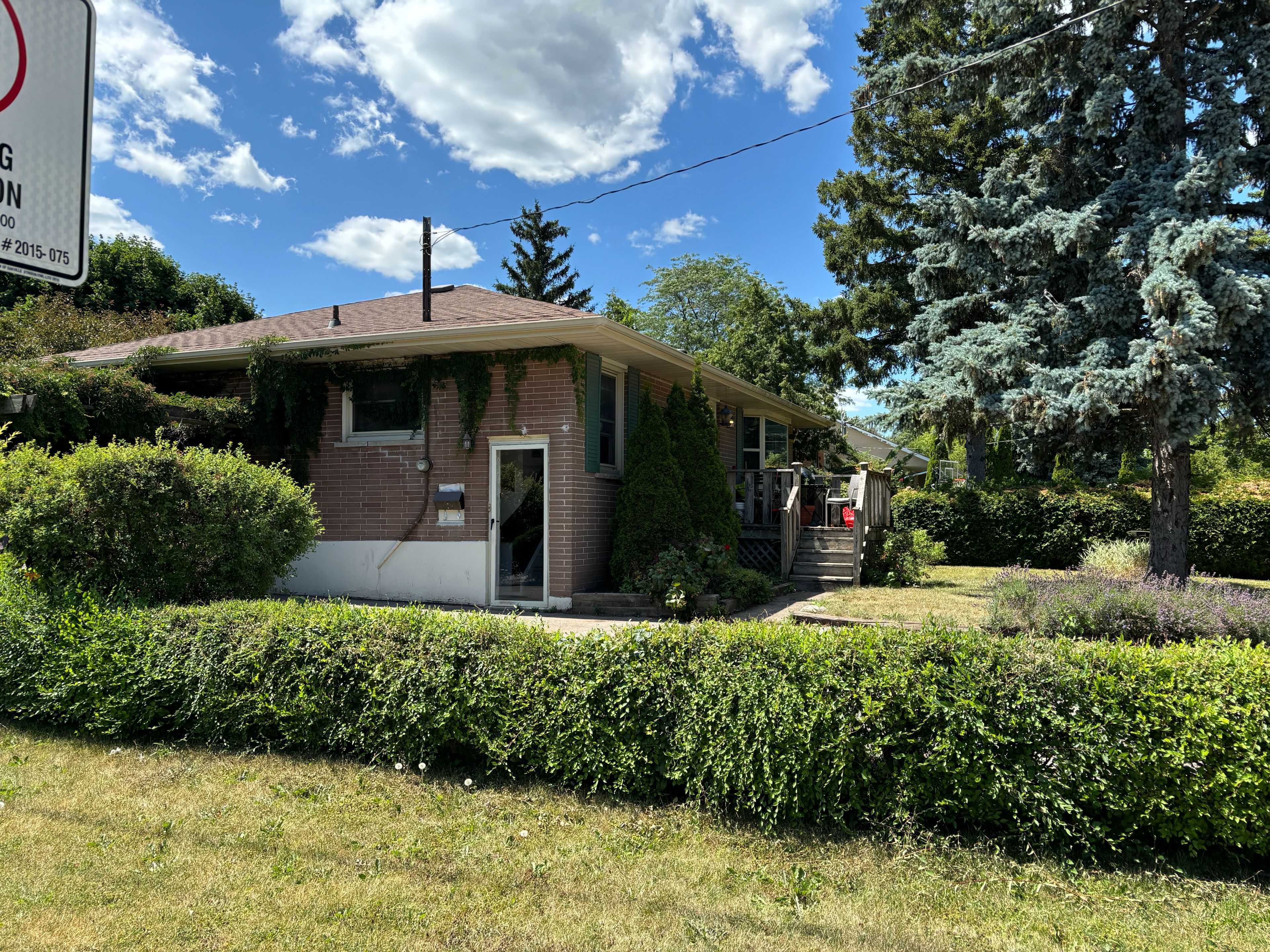 Oakville, ON L6L 4A5,398 Third Line