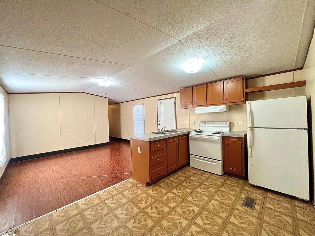 Gun Barrel City, TX 75156,304 Wildwind Street