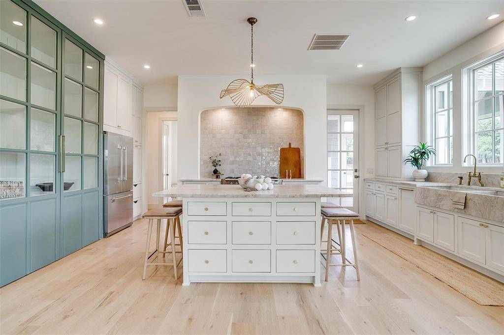 Fort Worth, TX 76126,8632 S FM 1187