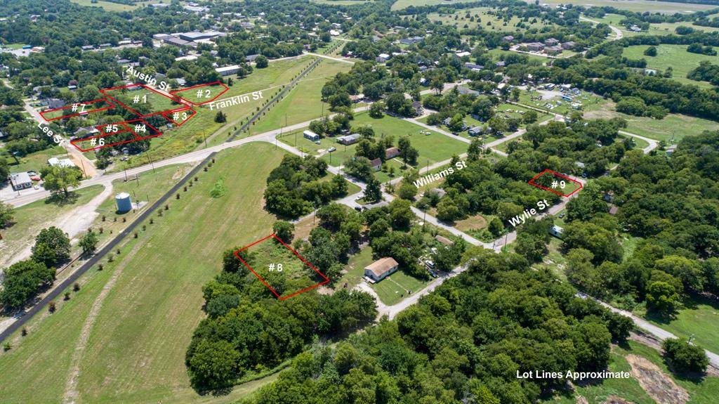 Wolfe City, TX 75496,208 Lee Street
