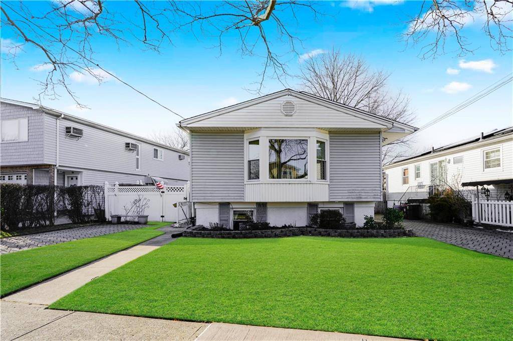 56 Wolverine ST, Staten Island, NY 10306