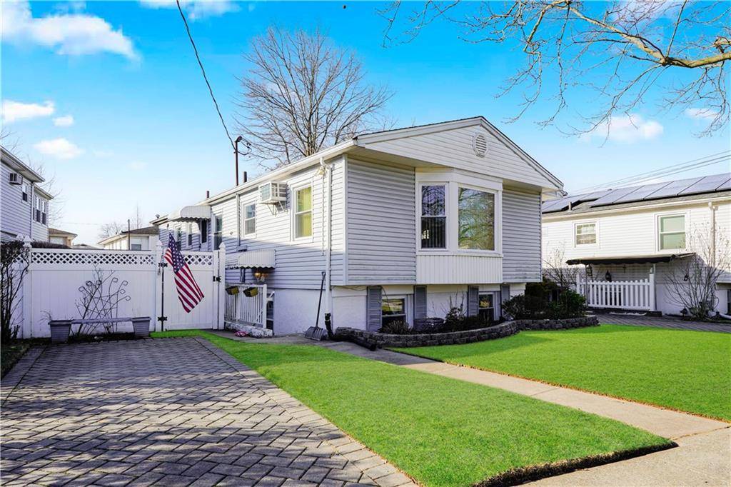 56 Wolverine ST, Staten Island, NY 10306