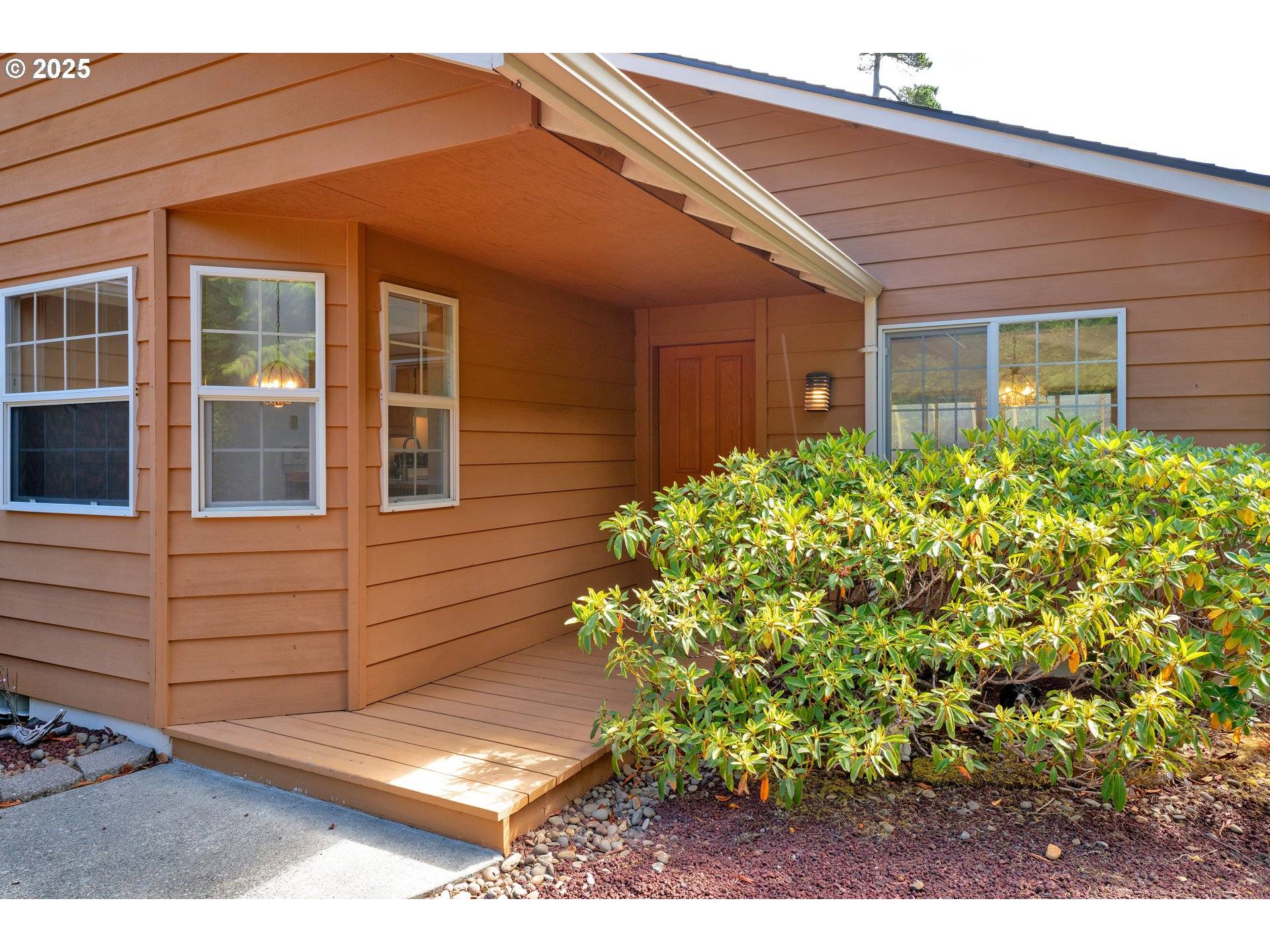 Florence, OR 97439,4929 OCEANA DR