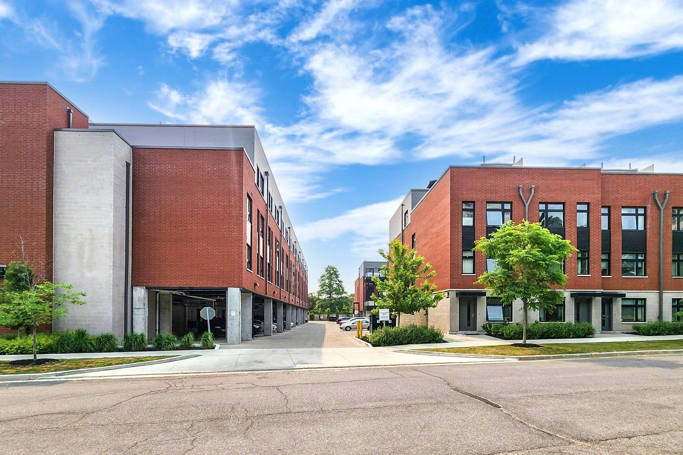 Toronto E05, ON M1W 2L1,2100 Bridletowne CIR #303