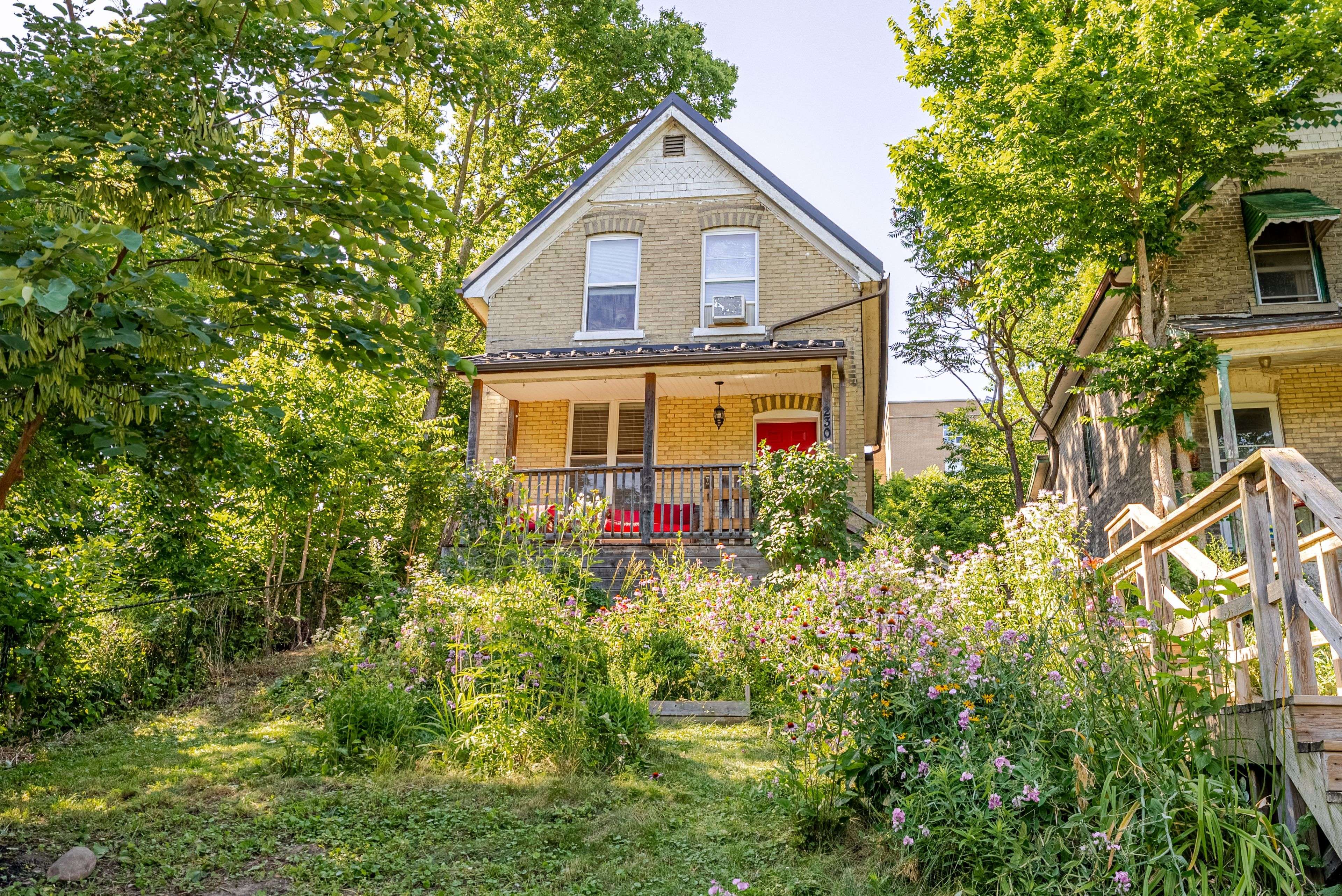 London East, ON N6B 1C9,230 Hill ST