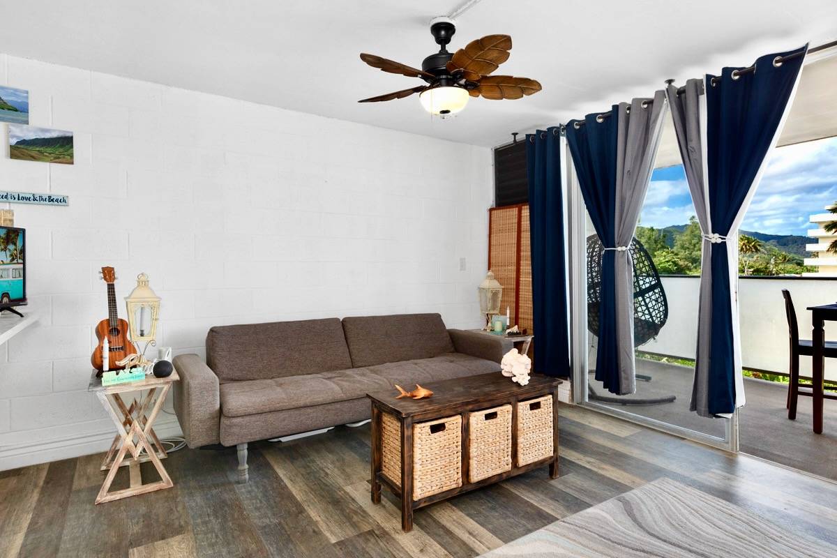 Hauula, HI 96717,53-549 KAMEHAMEHA HWY #506