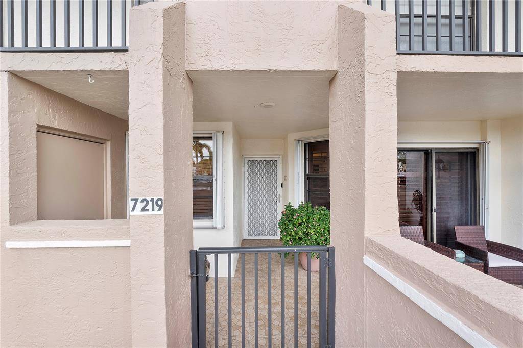 Tamarac, FL 33321,7219 Fairfax Dr #110