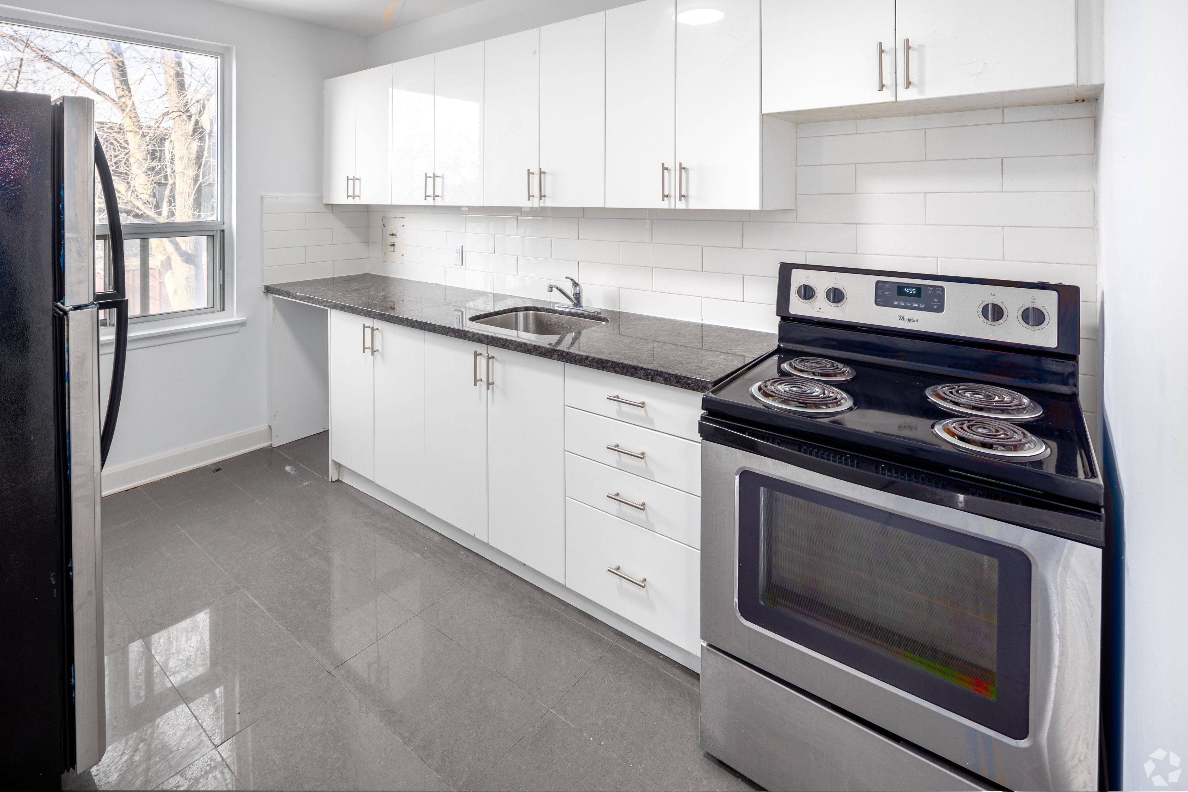 Toronto W03, ON M6M 2A5,4 Greentree CT #207