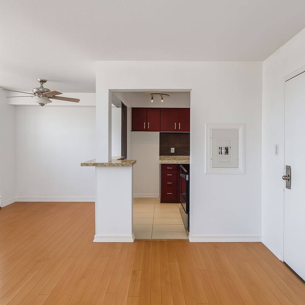 Hamilton, ON L8K 5J2,15 Albright RD #301
