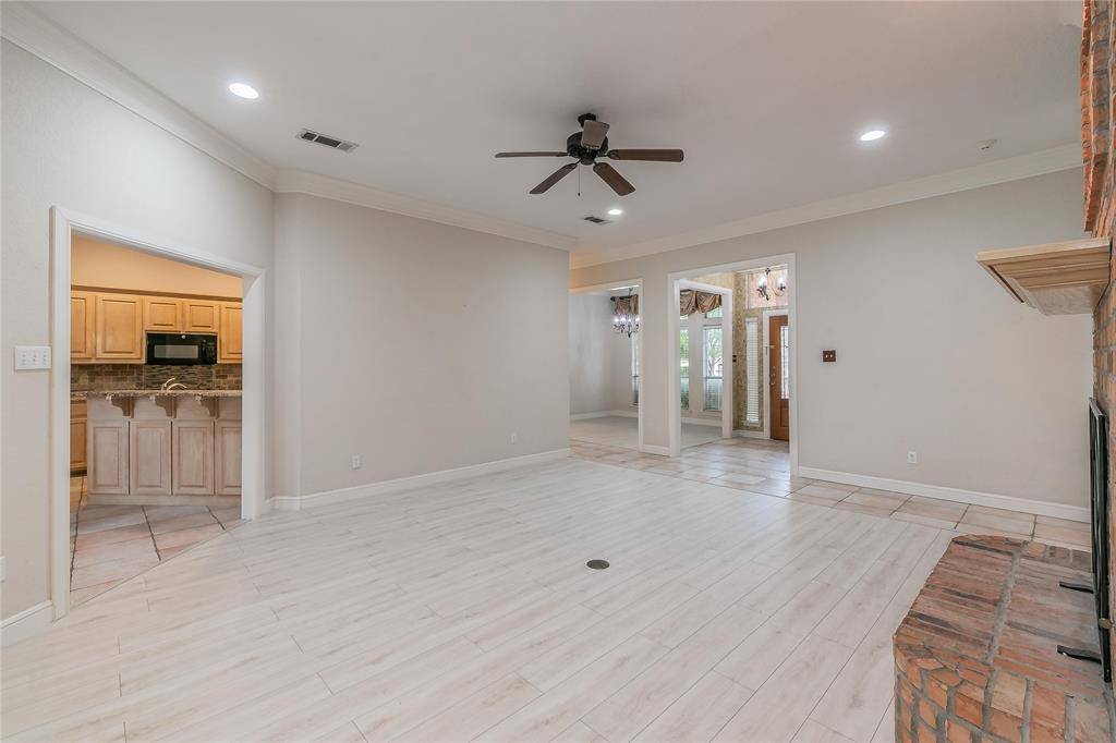 Fort Worth, TX 76116,6376 Newport Court