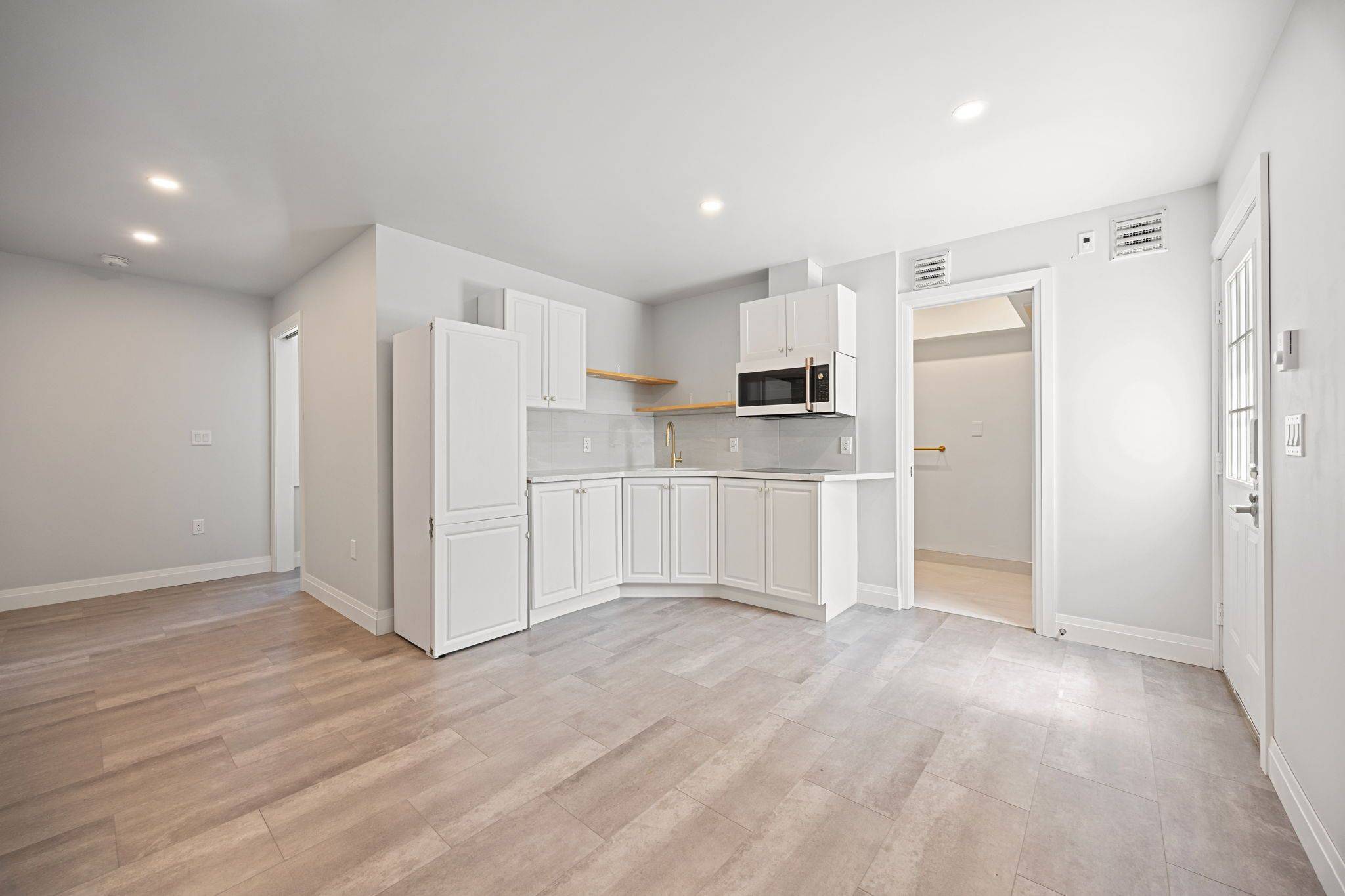 Toronto W04, ON M9N 1N3,94 Church ST #Garden Suite