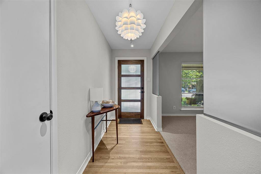 Dallas, TX 75238,10916 Ferndale Road