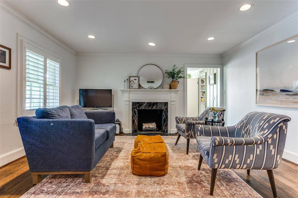 Fort Worth, TX 76107,3604 Sherwood Avenue